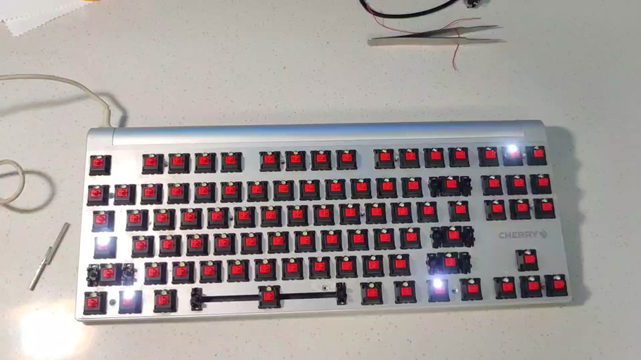 cherry键盘不亮了