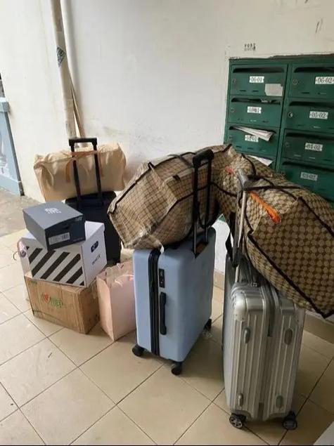 想把行李寄回家走什么合适图标