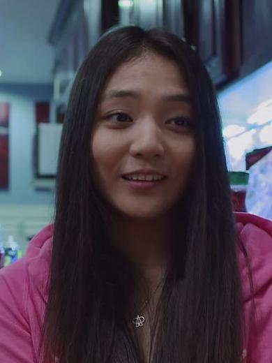 夏小白《我被系统改造成了女生》图标