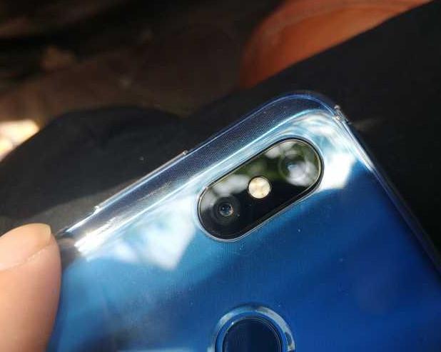 小米8摄像头里面响